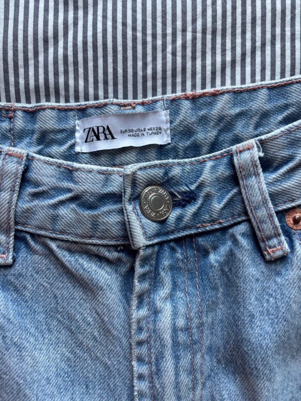 Zara - Size 6 Wide Leg Denim - Non-Stretch - 33" inseam - Picture 4 of 9